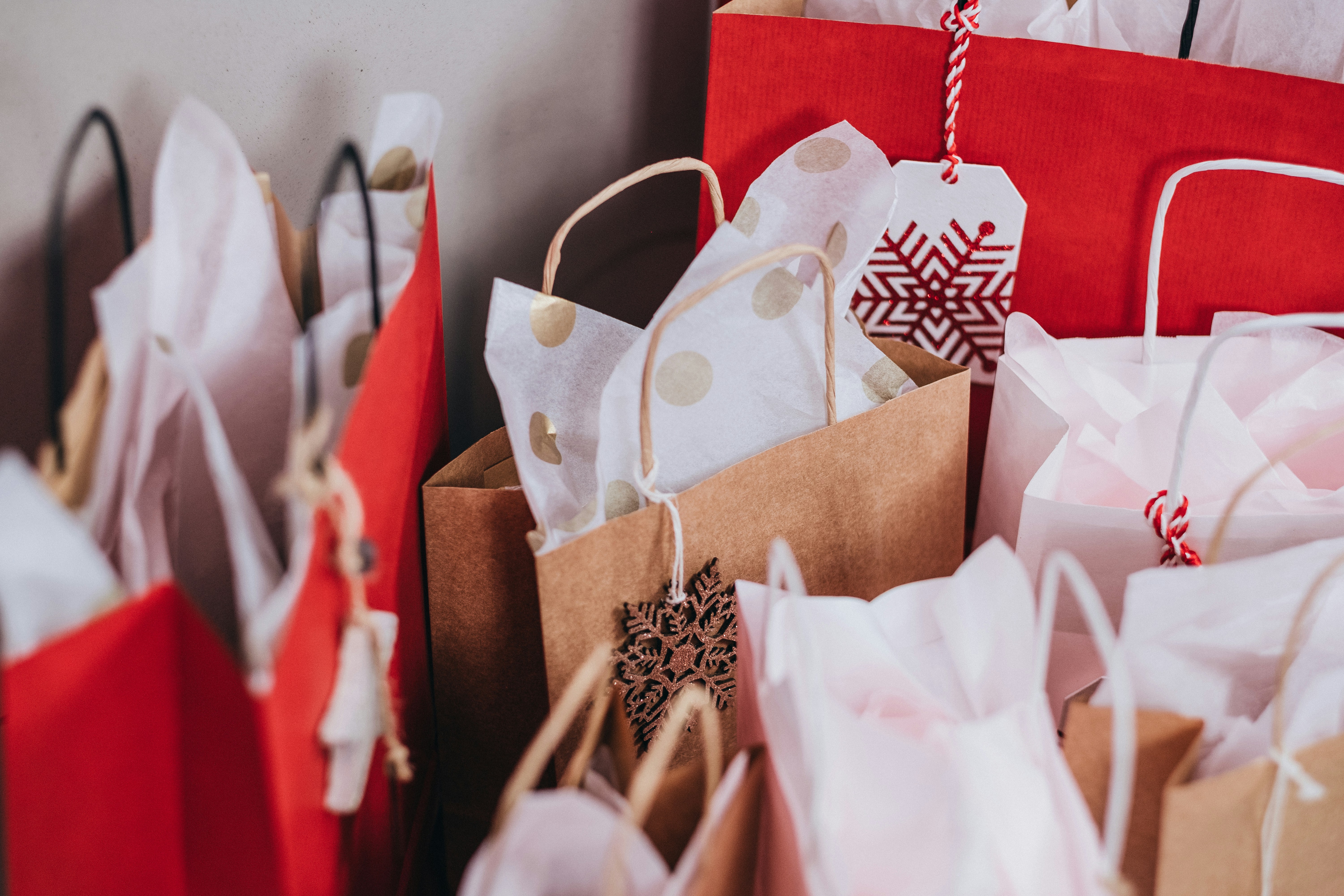 Smart Holiday Shopping Tips to Save Time and Money